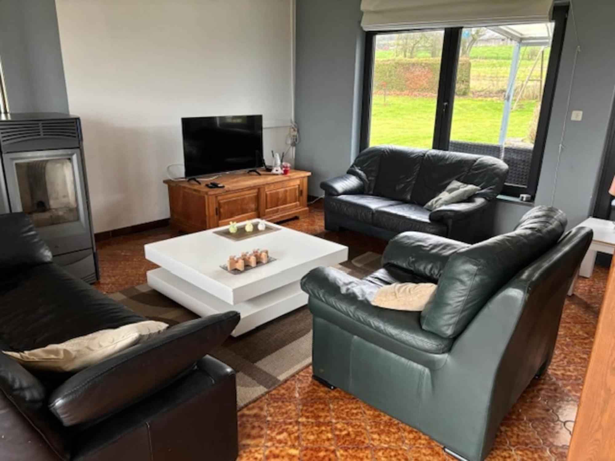 Sophisticated Holiday Home In Lierneux Near Forest Eksteriør billede