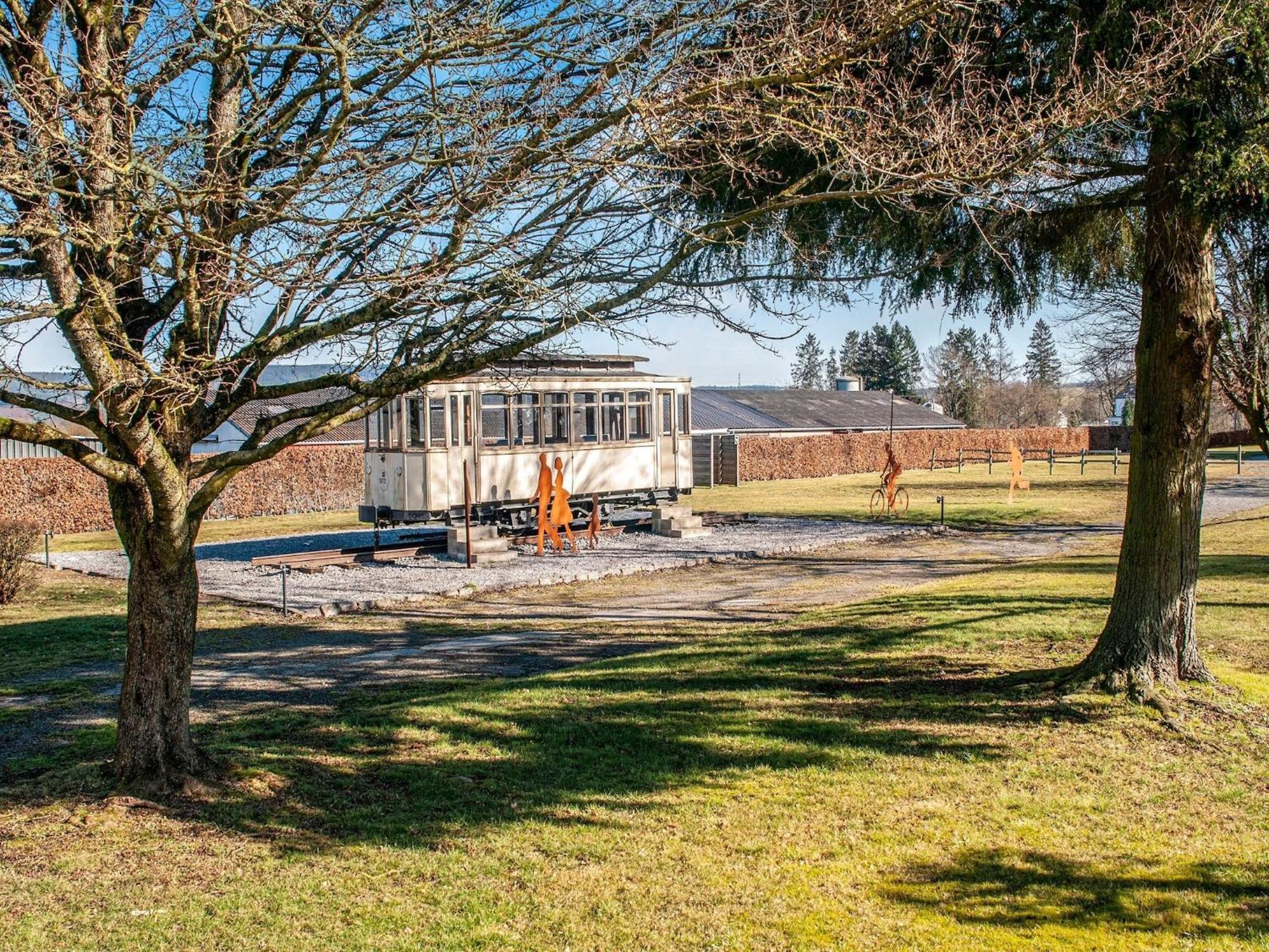 Sophisticated Holiday Home In Lierneux Near Forest Eksteriør billede