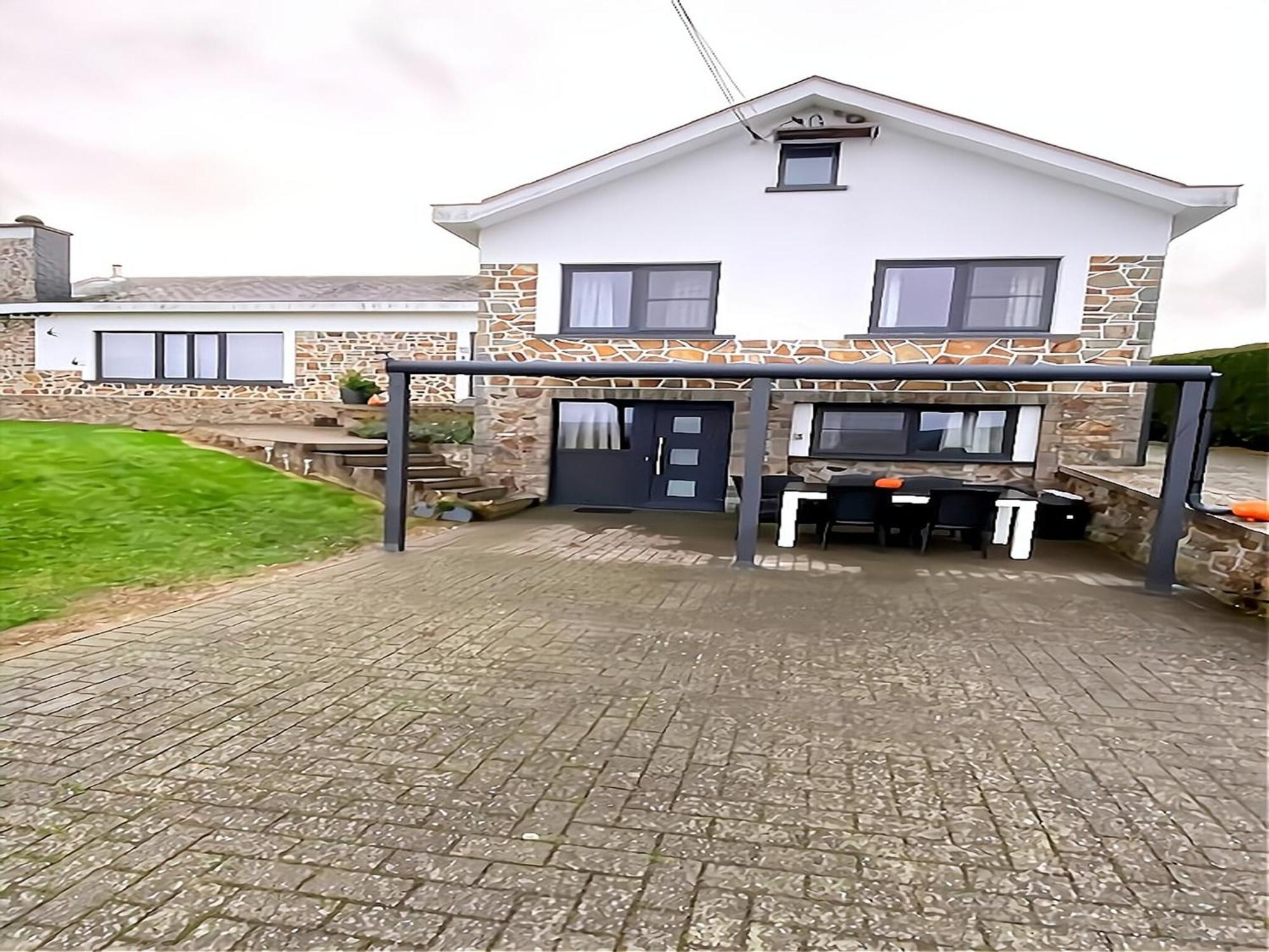 Sophisticated Holiday Home In Lierneux Near Forest Eksteriør billede